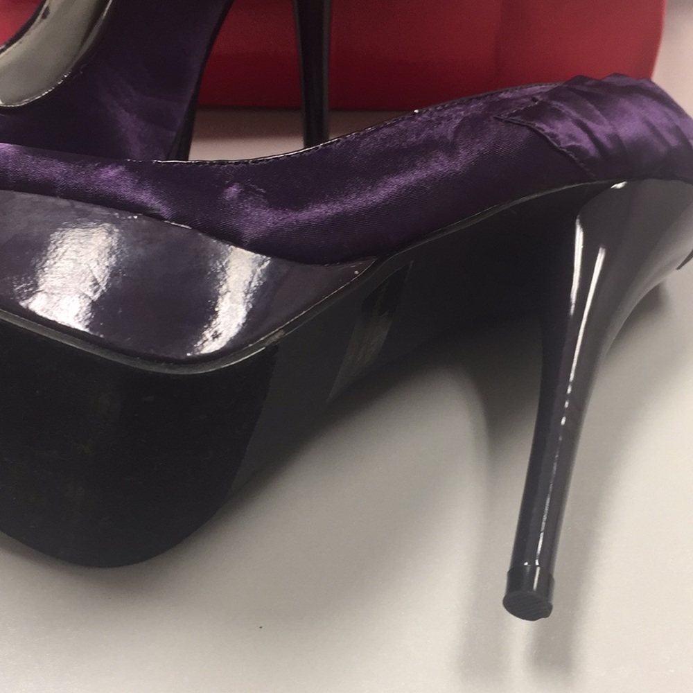 Shoes - Picture 4 of 4